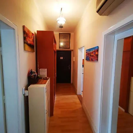 Apartment Red Rouz