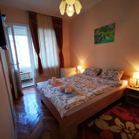 Red Rouz Apartment